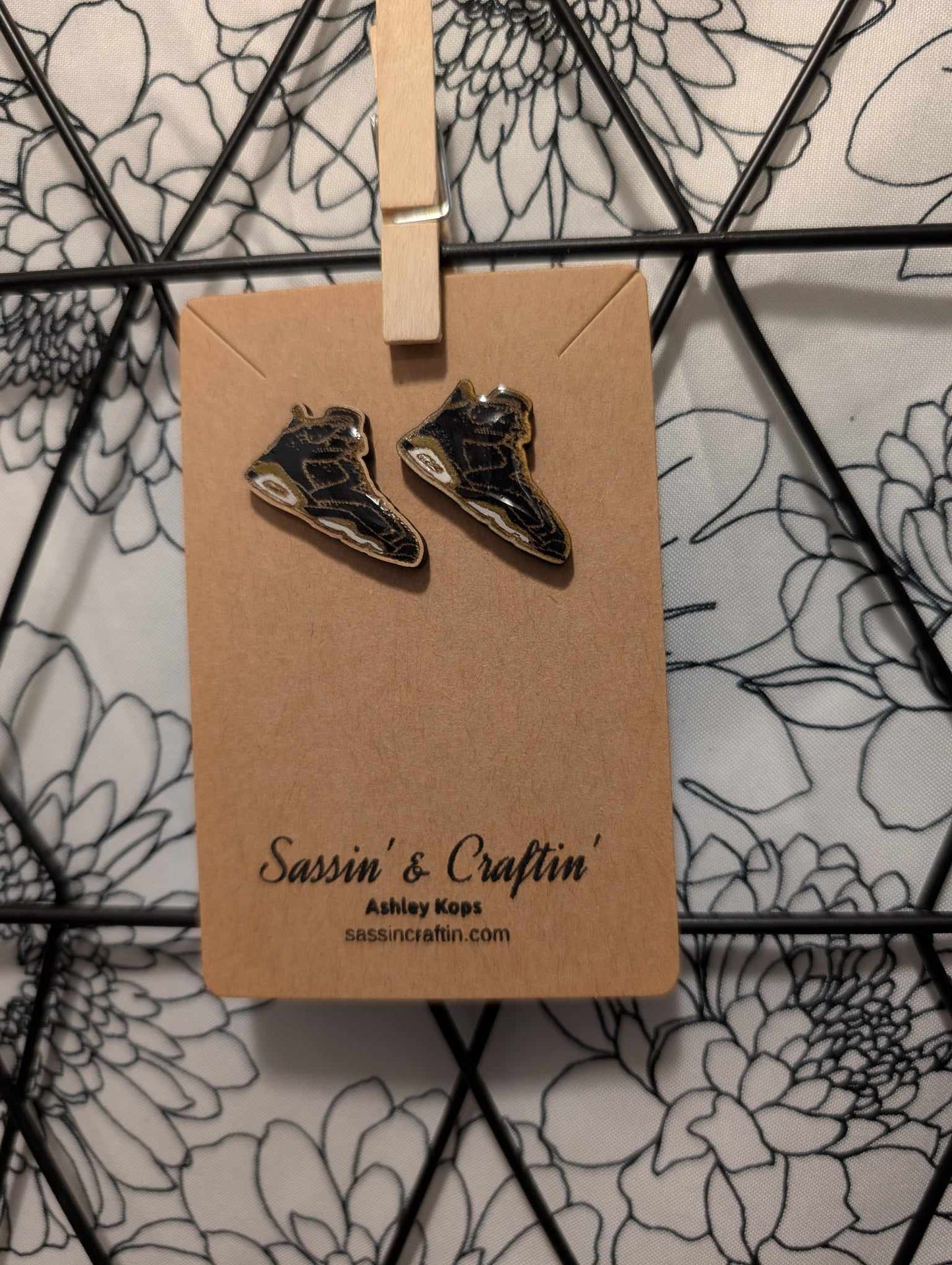 Sneaker 6 stud earrings