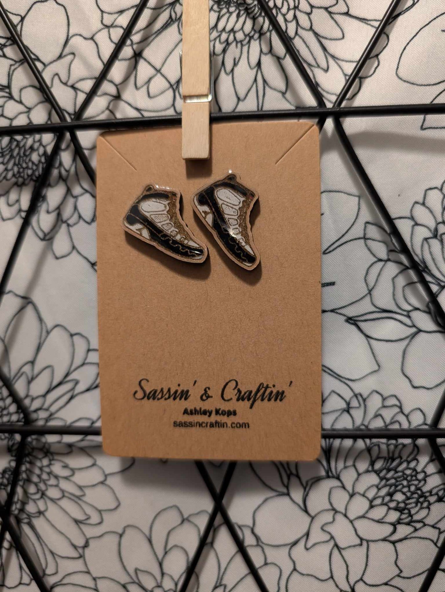 Sneaker 9 stud earrings
