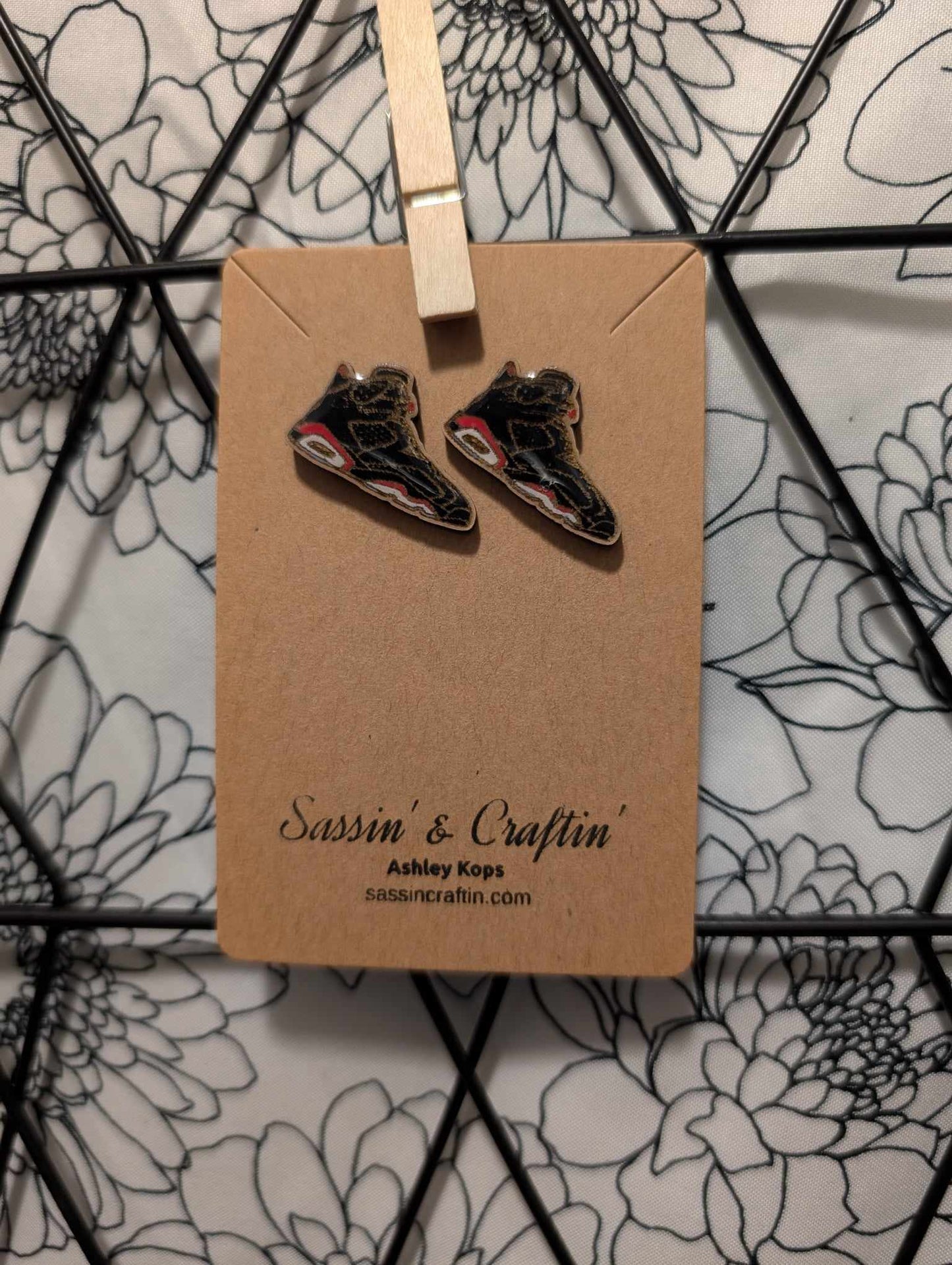 Sneaker 6 stud earrings
