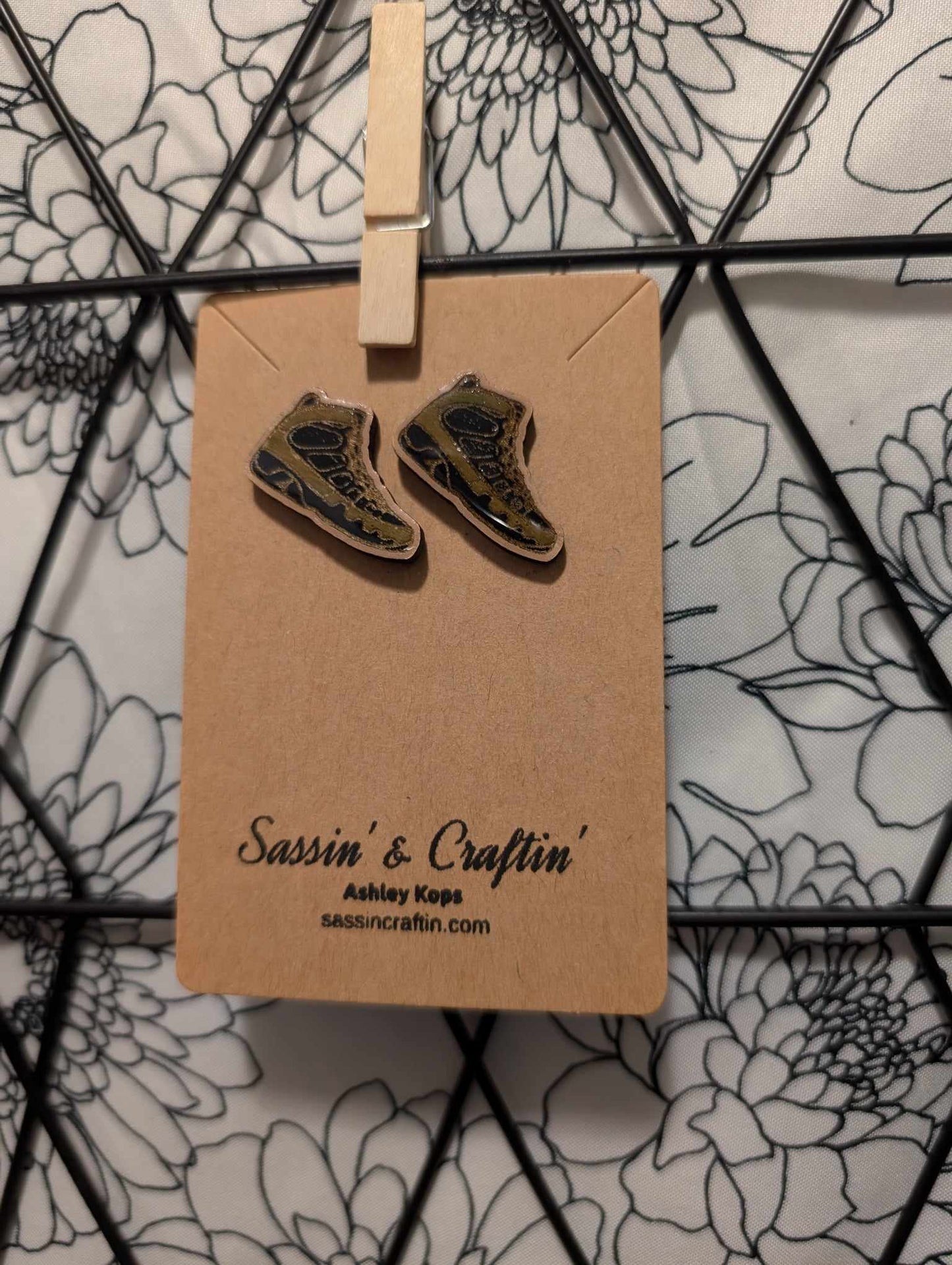 Sneaker 9 stud earrings