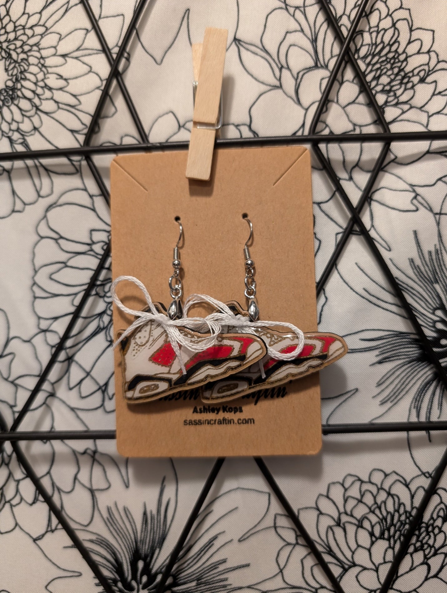 Sneaker 6 dangle earrings