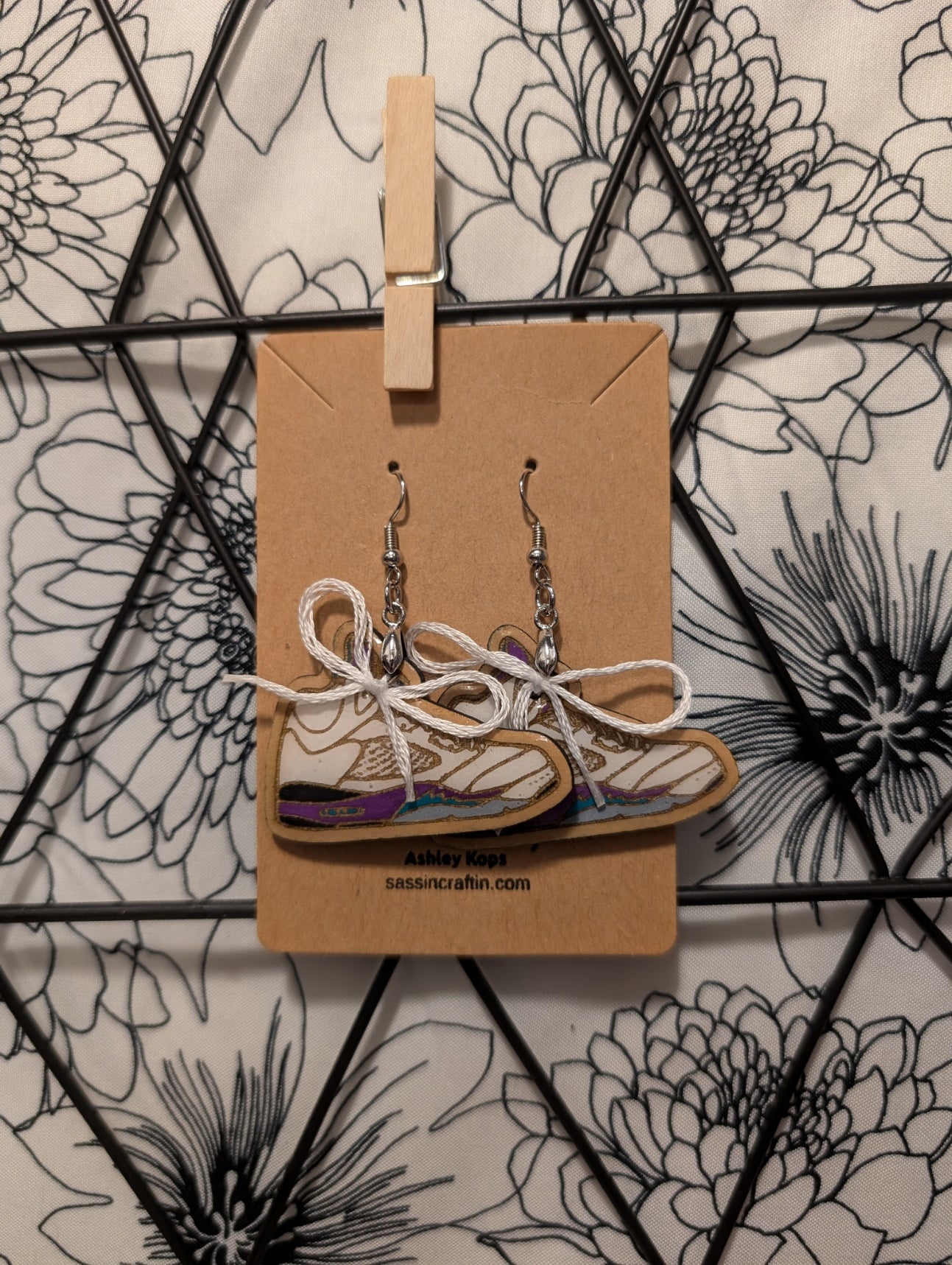 Sneaker 5 dangle earrings