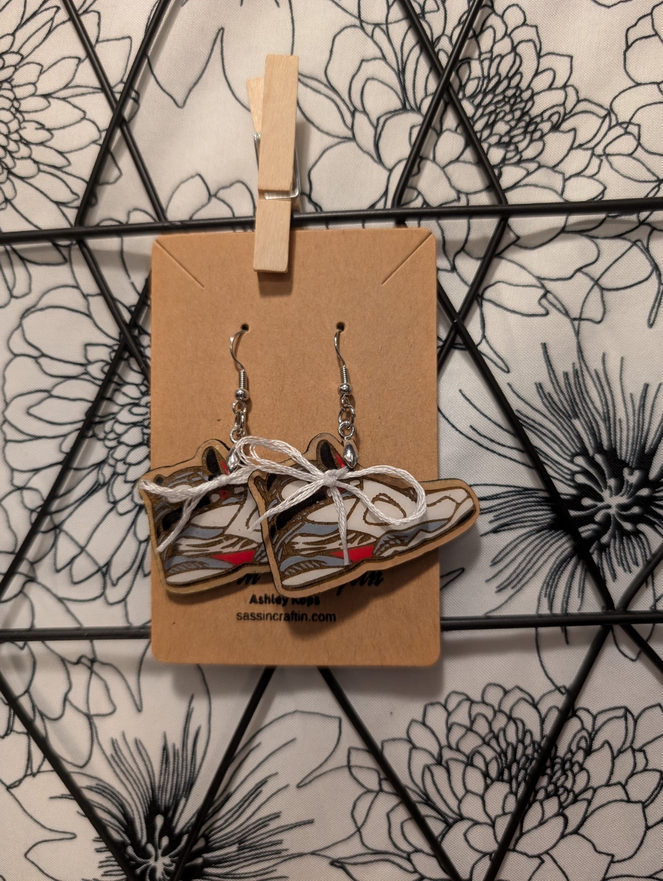 Sneaker 8 dangle earrings
