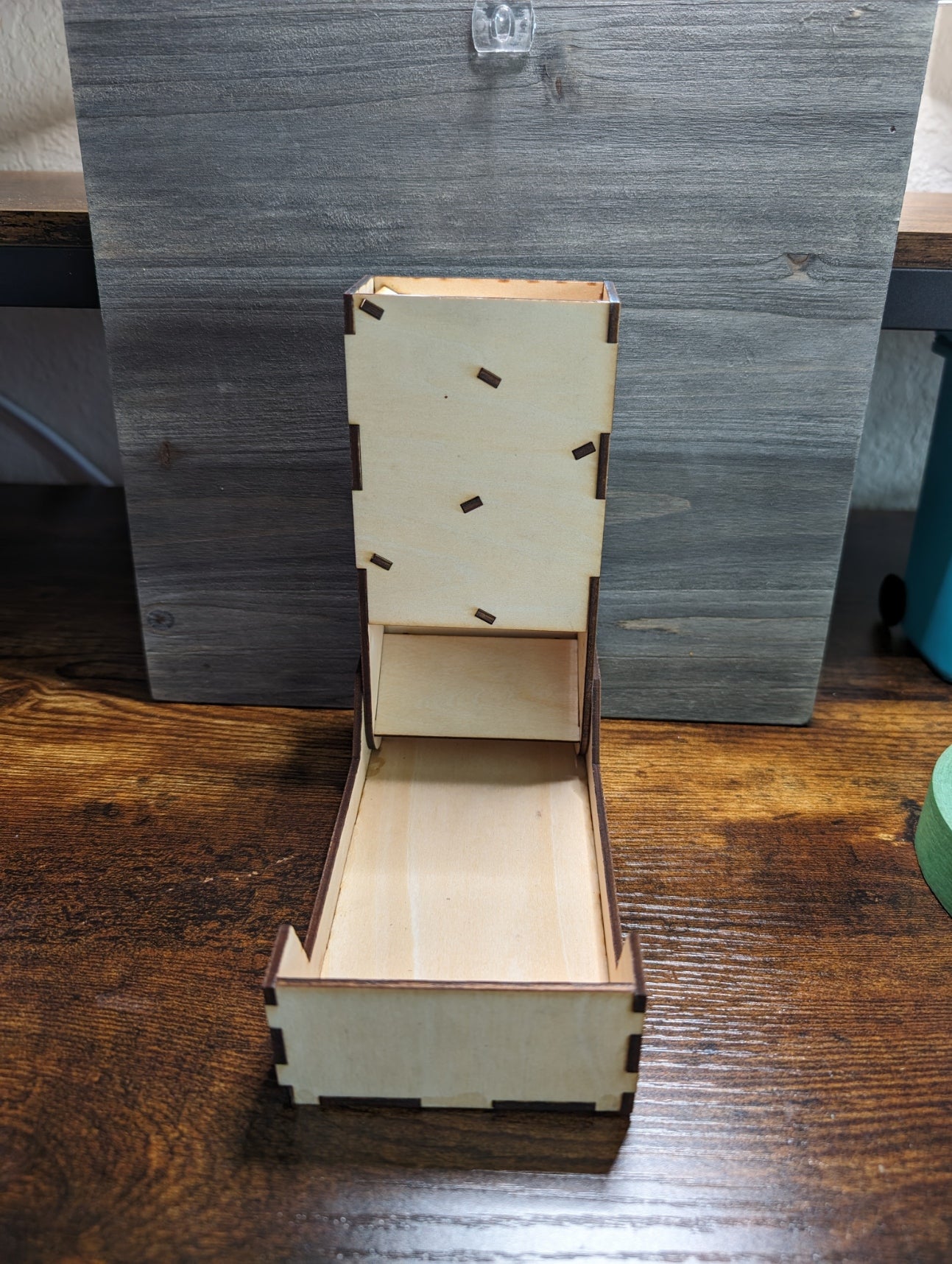 Dice tower