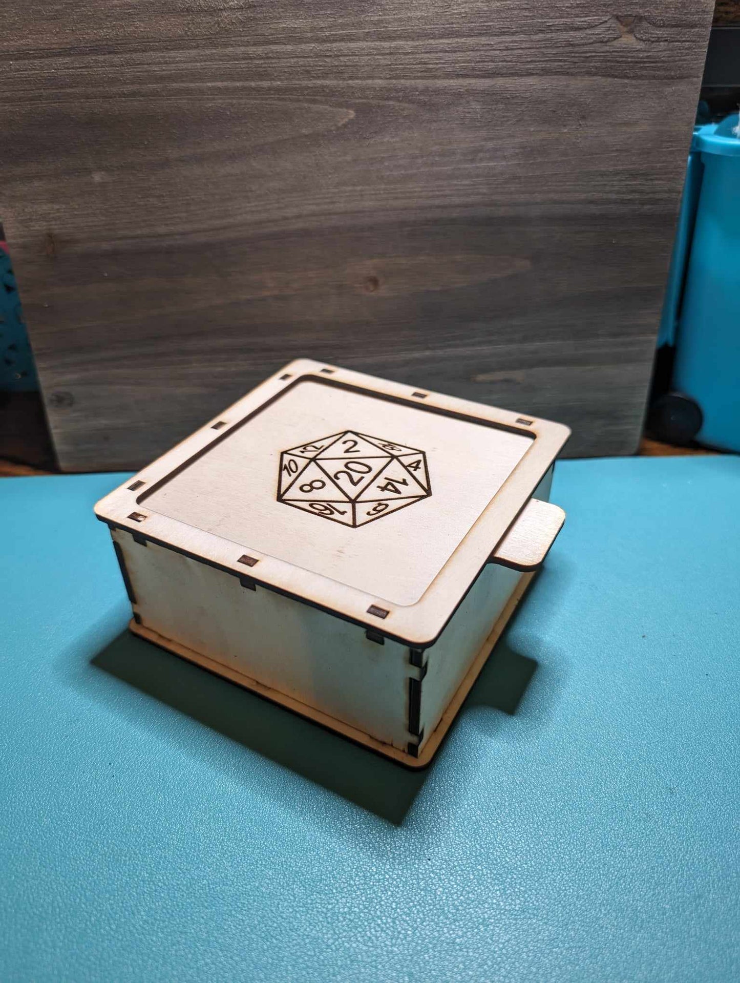 Dice box