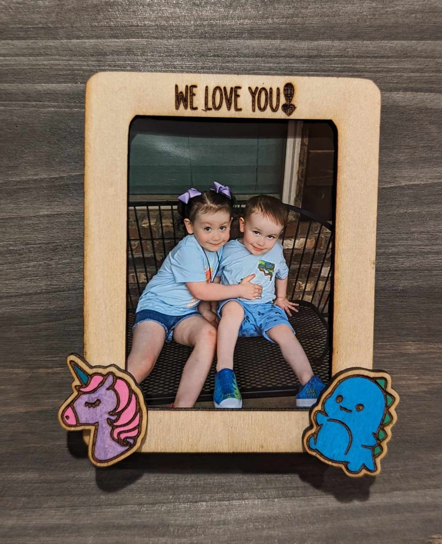 Magnetic photo frame