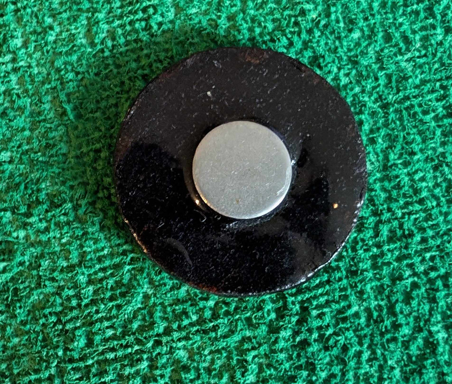 Single golf ball marker