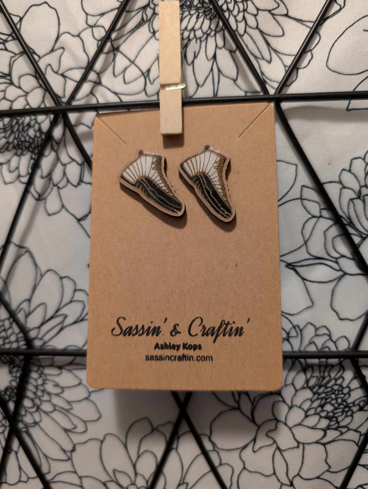 Sneaker 12 stud earrings