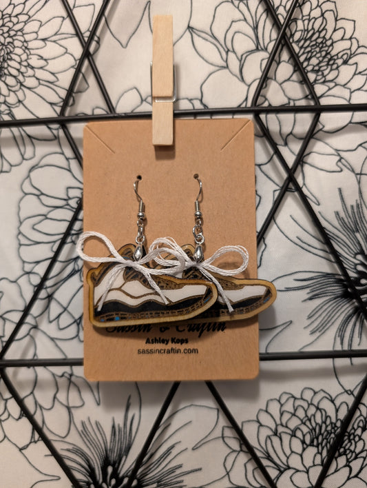 Sneaker 10 dangle earrings