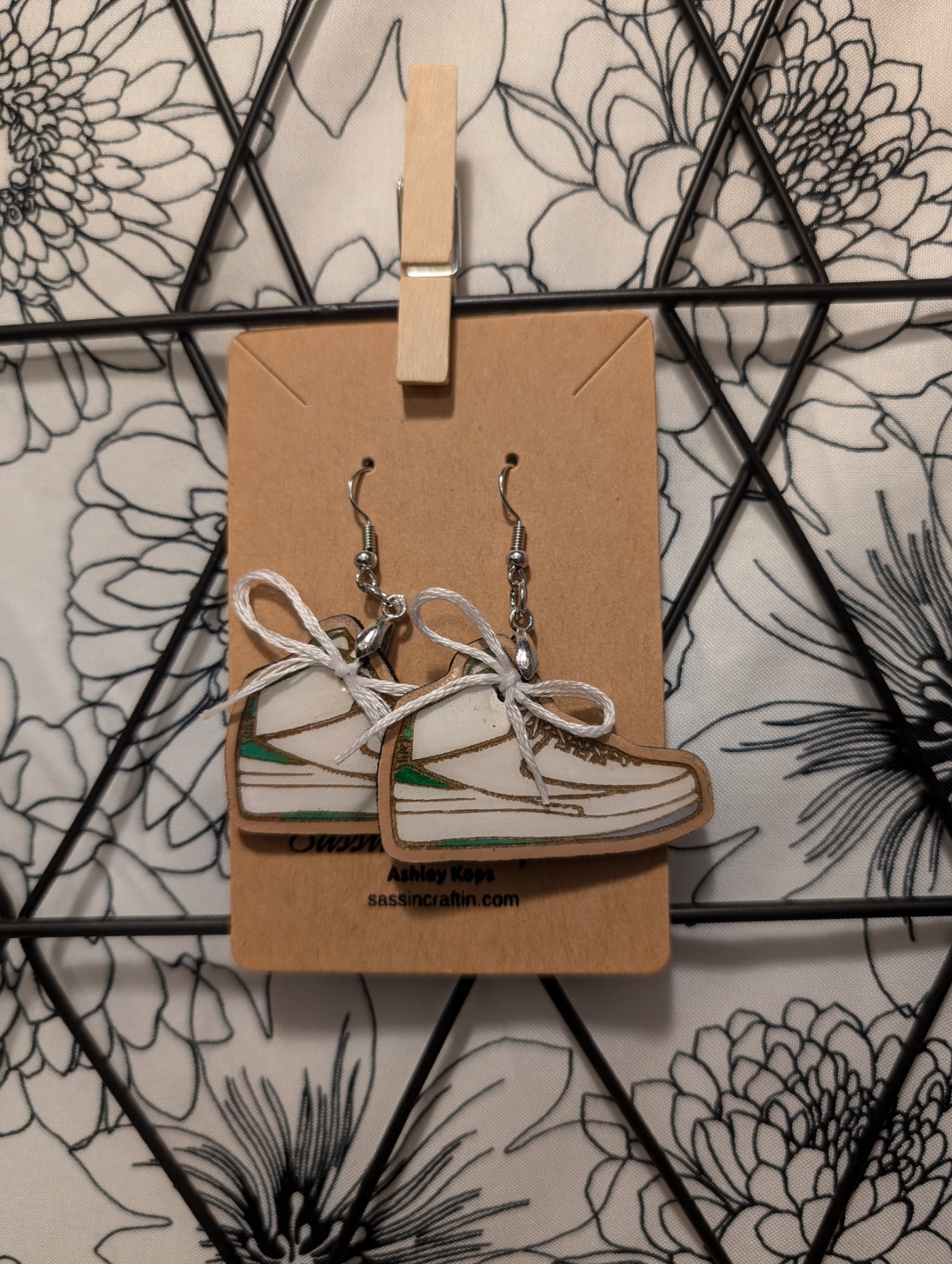 Sneaker 2 dangle earrings