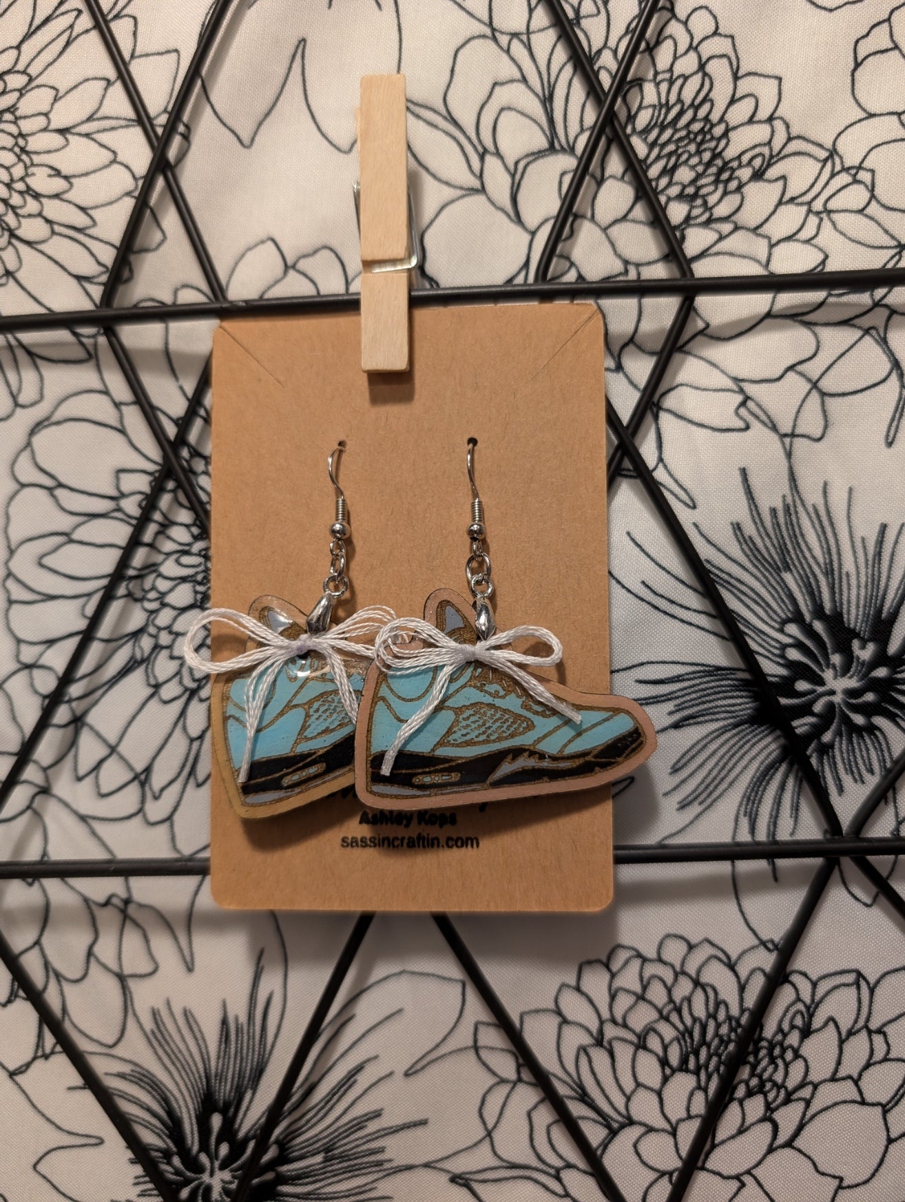 Sneaker 5 dangle earrings